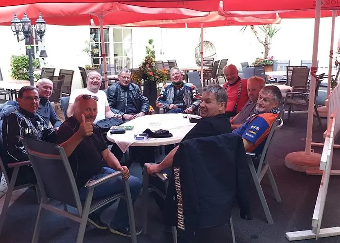 Hotel-gasthof-fleischerei - Zur Alten Post فندق