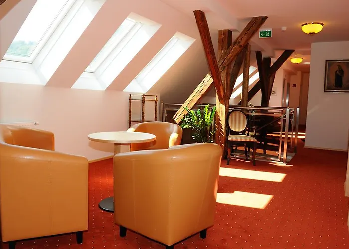 فندق Hotel-gasthof-fleischerei - Zur Alten Post 4*