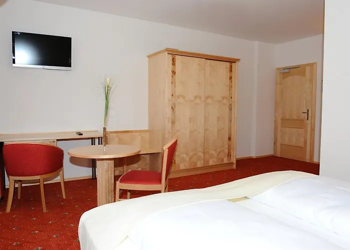 Hotel-gasthof-fleischerei - Zur Alten Post فندق